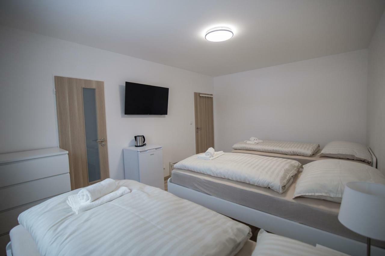 Hostka  Apartman Petra מראה חיצוני תמונה